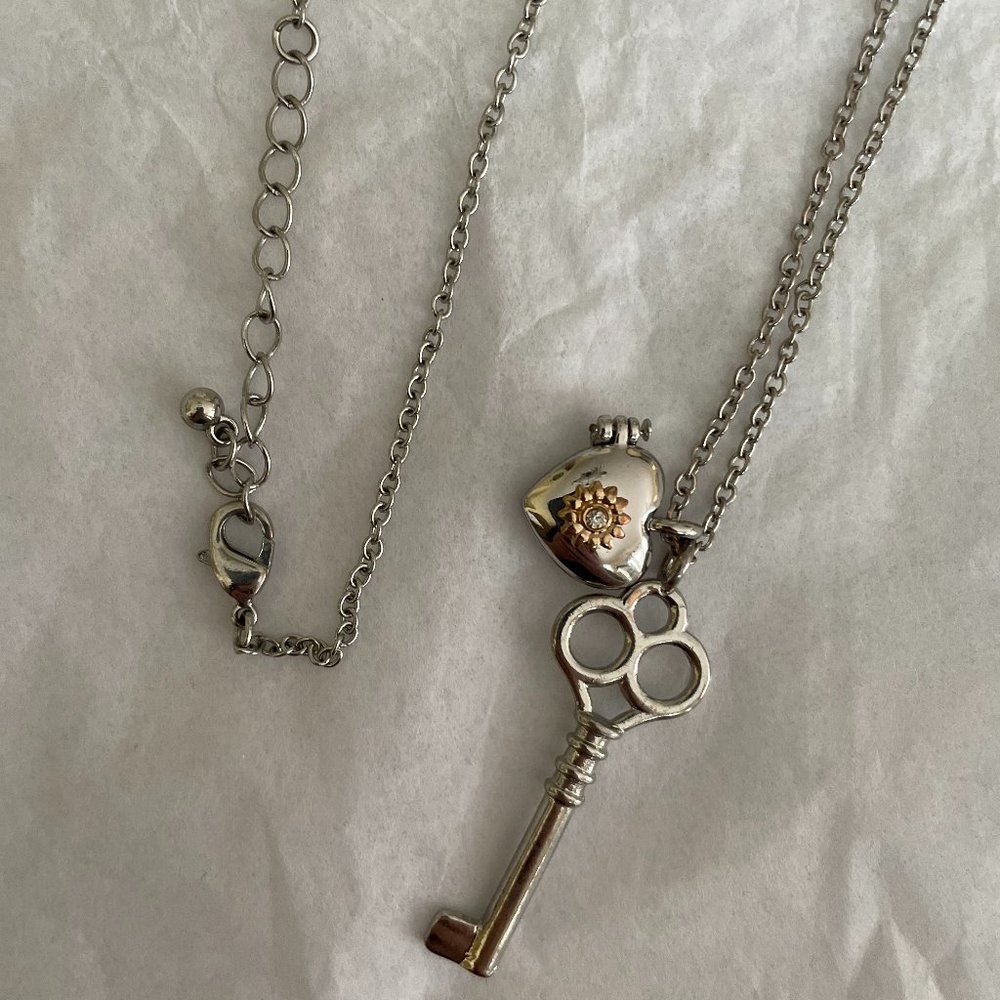 Forever 21 Key and Heart Locket Necklace